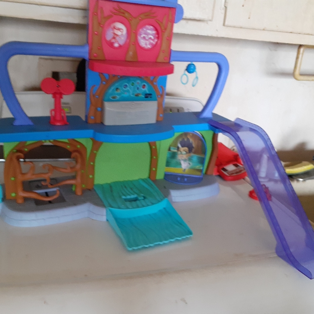 Pj Mask toy with characters